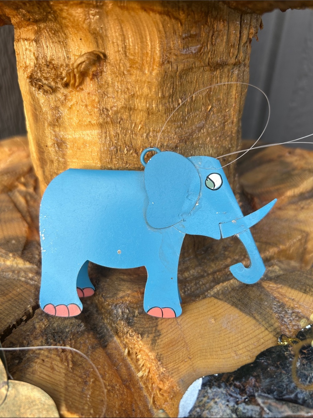 Metal Elephants for Hanging Ornament or Mobile Set of 4 - Picture 5 of 8